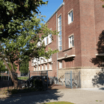 Jutfaseweg-1, Utrecht met parkeergelegenheid voor auto's en fietsers